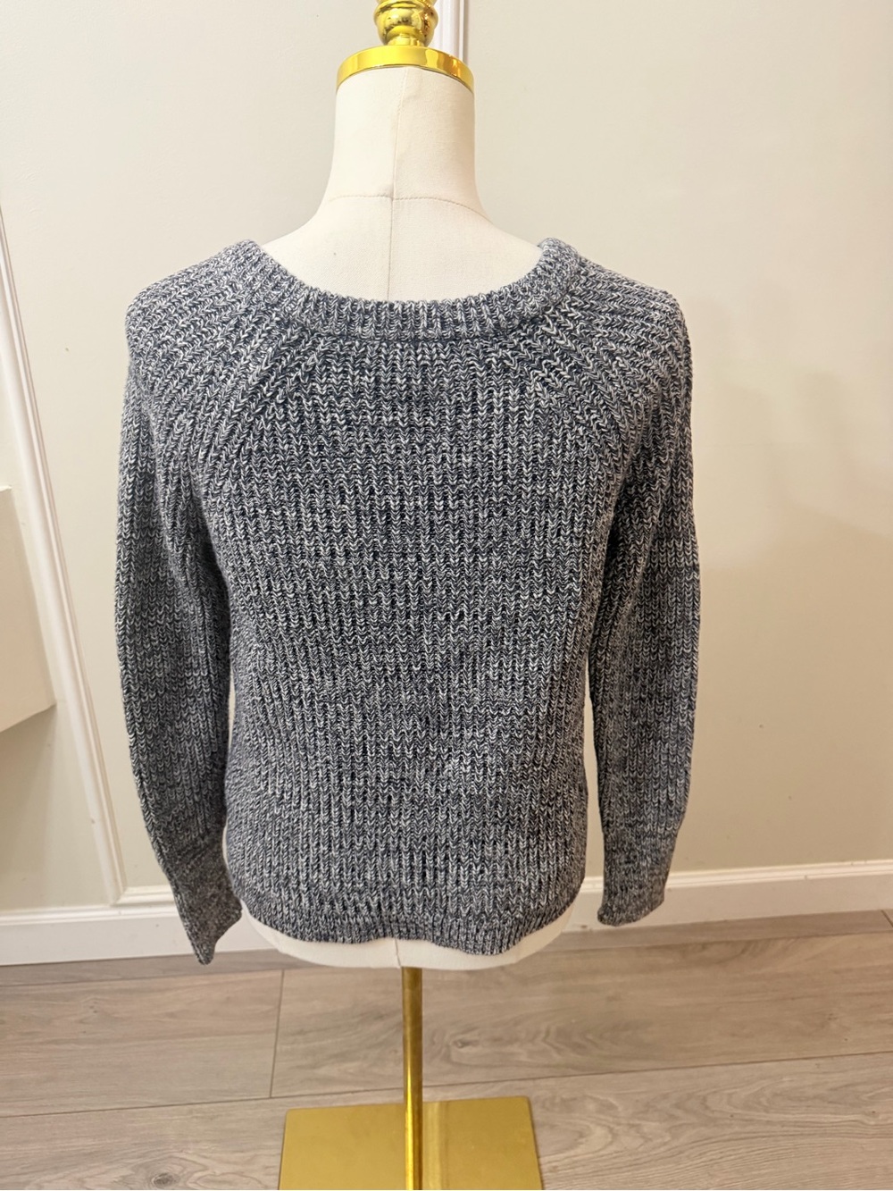 GAP Gray Marled Crewneck Sweater - Picture 5 of 8